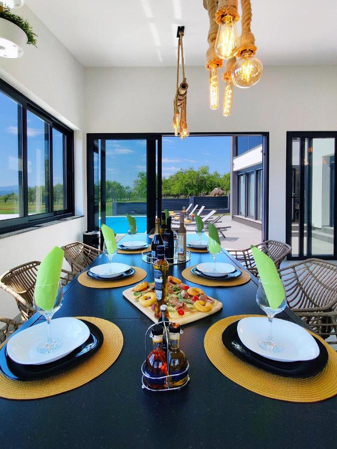 Villa Biser Gacke Sinac Экстерьер фото